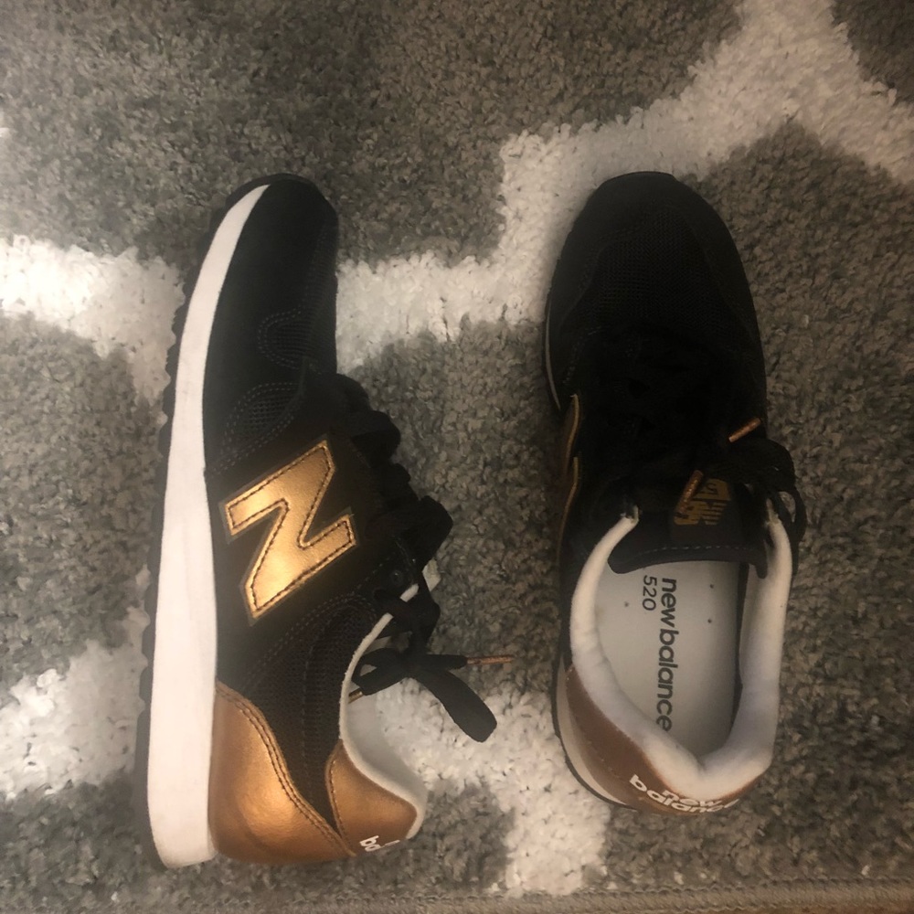 NEW BALANCE 520 SHOES